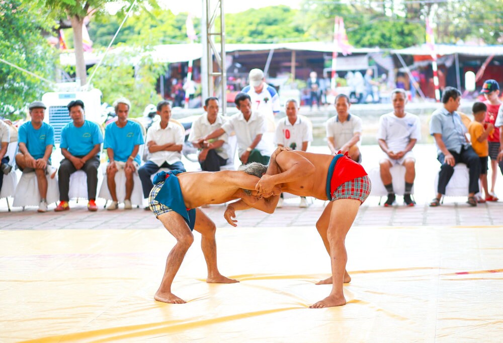 Du khách có thể tham gia hoặc thưởng thức